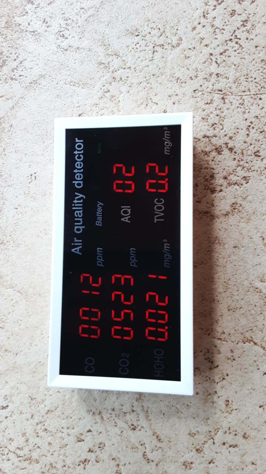 Détecteur de qualité de l'air CO / CO2 / COV / HCHO